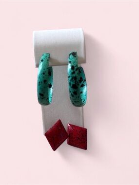 Vintage 80s Teal Speckled Hoop Earrings & Red Speckled Diamond Studs Set